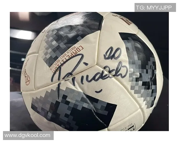 足球明星卡签名小书揭秘足球传奇背后的故事与激情 足球明星卡签名小书揭秘足球传奇背后的故事与激情